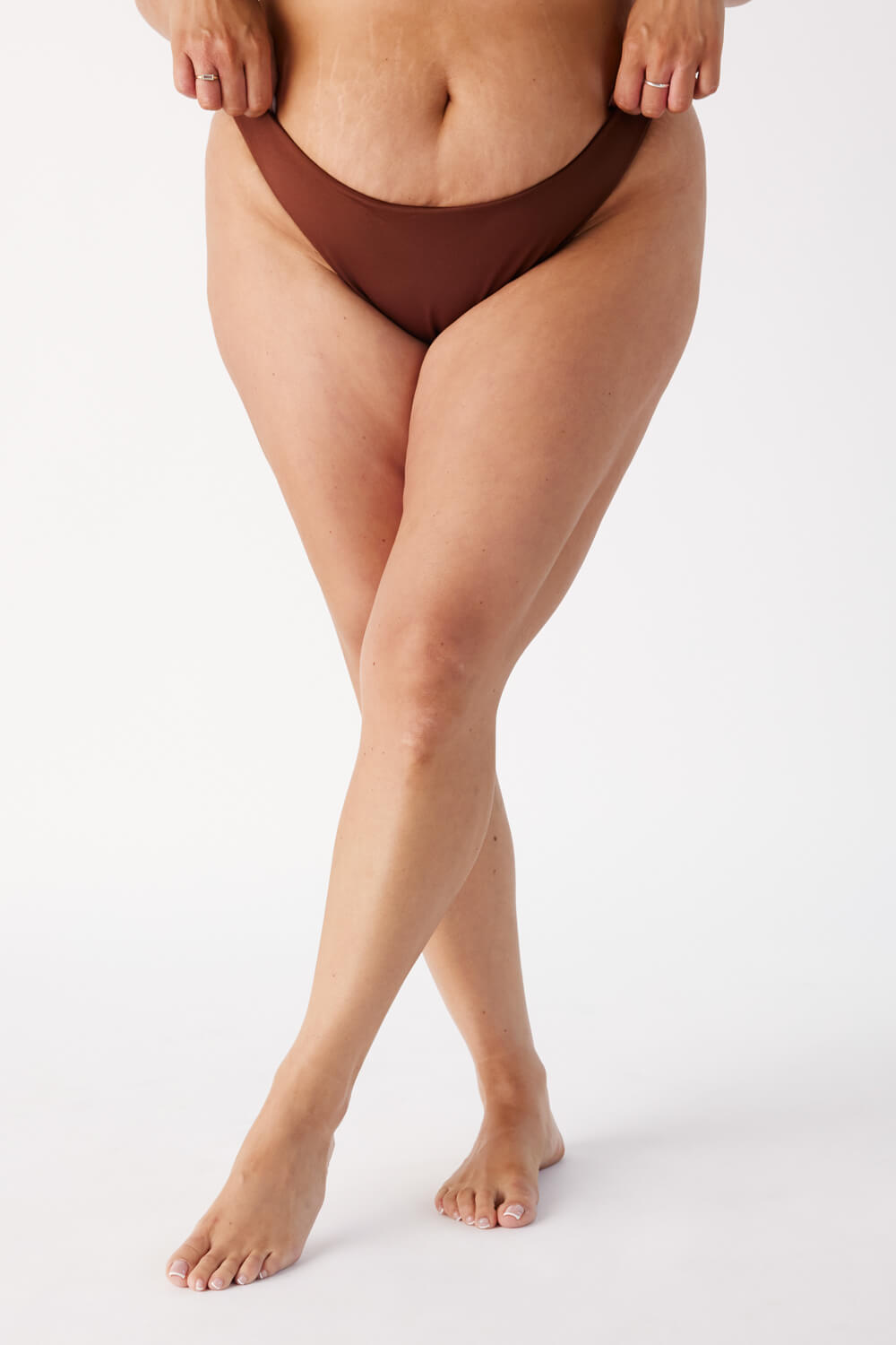 The Sleek Scrunch Bottoms - Espresso