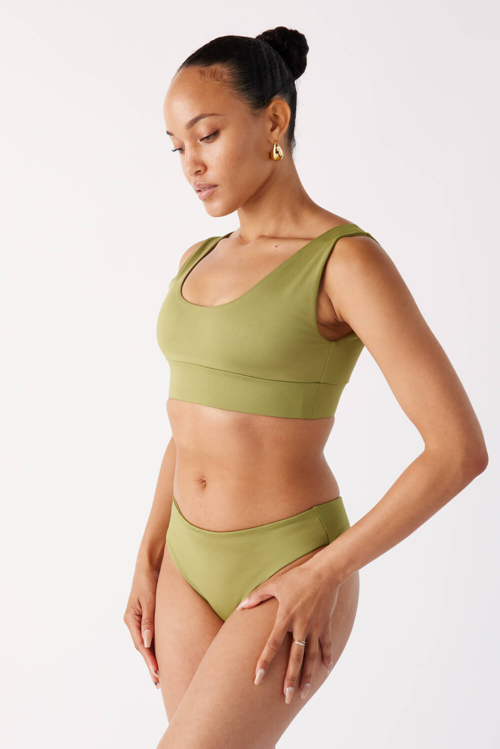The Sport Scoop Top - Matcha Green