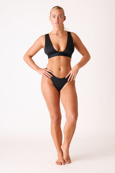 The Sleek Scrunch Bottoms - Matte Black