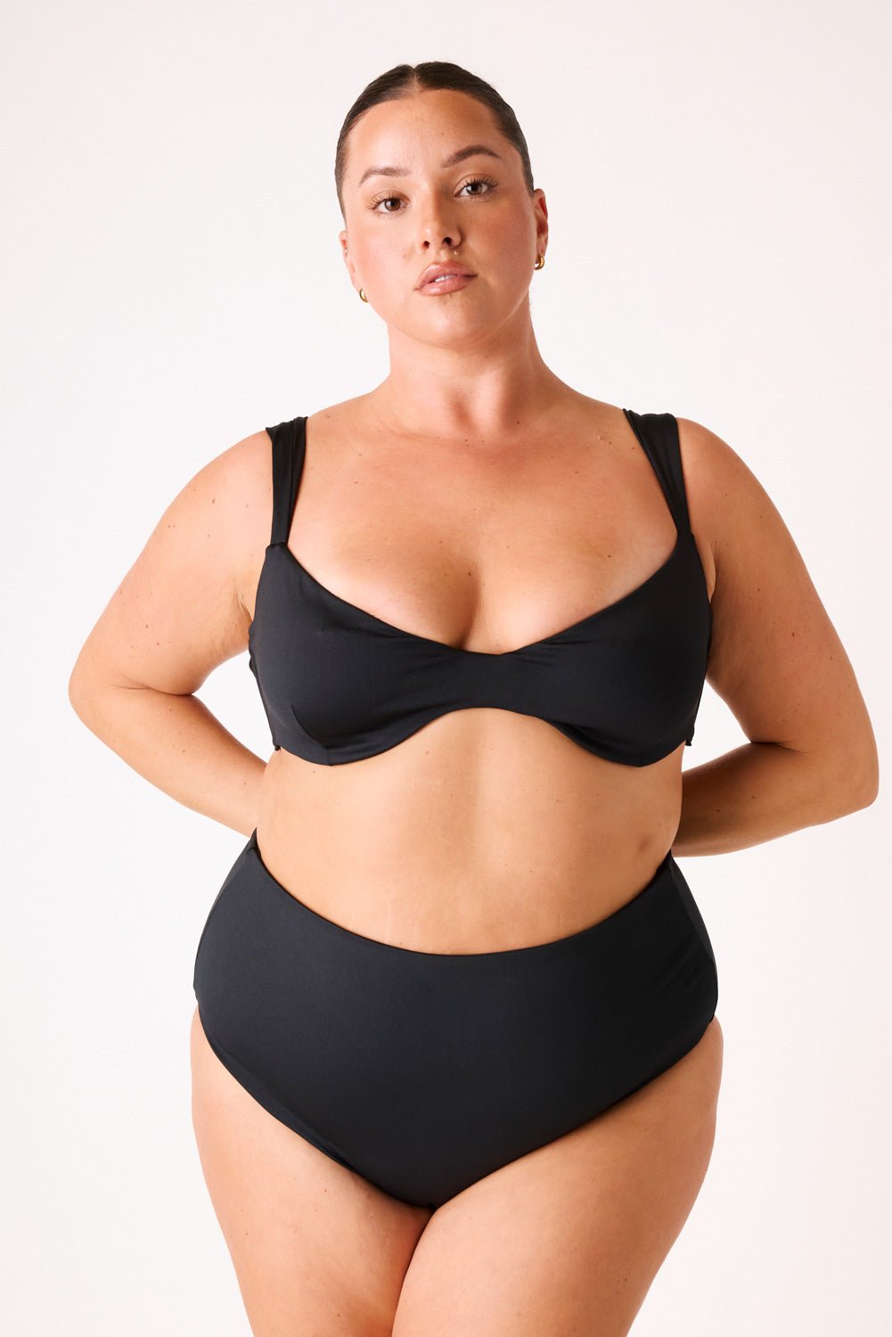 The Sweetheart Underwire Top - Matte Black