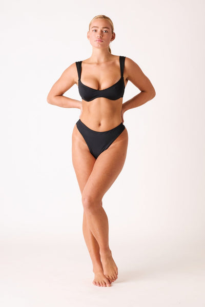The Sweetheart Underwire Top - Matte Black